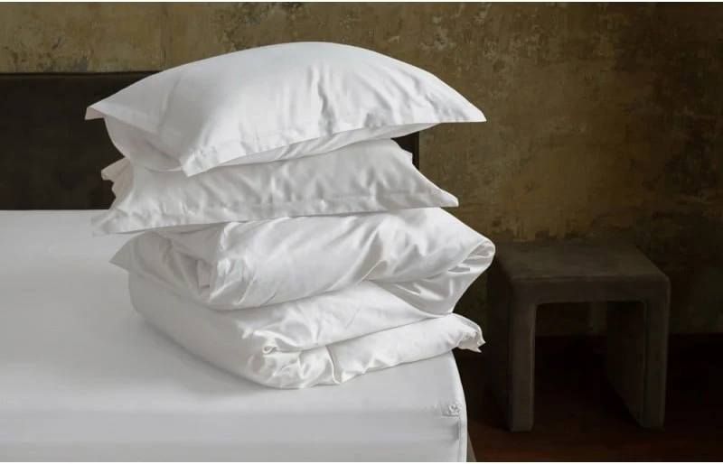 Fejos Namai PREMIUM satino patalynės komplektas COCONUT Baltas Pagalvės matmenys - 50x70 cm, Antklodės matmenys - 140x200 cm