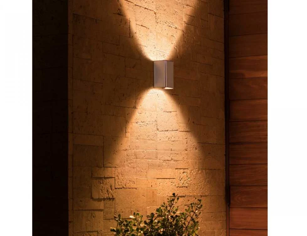 Philips Hue Sieninis lauko šviestuvas Resonate (Baltas ir spalvotas)