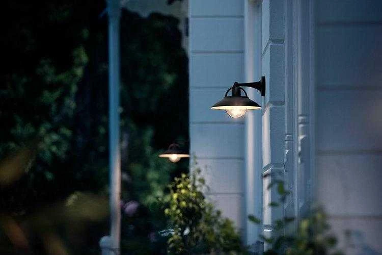 Sieninis šviestuvas Philips Cormorant seinävalaisin, musta, E27