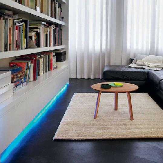 Banda LED RGB Philips myLiving, 17W, 220-240V, 260 lm, lumina albasicolor (2700-6500K), IP20, cu variator si comutator, 5 metri