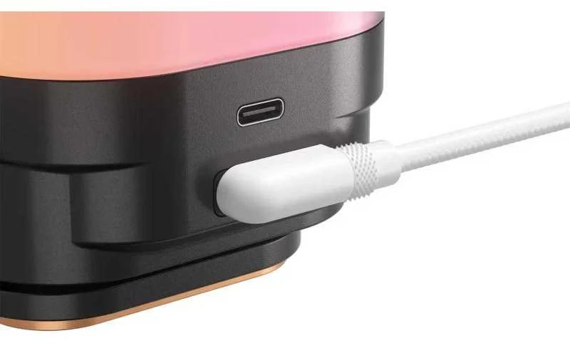 Corsair iCUE LINK Titan aušintuvo USB-C jungtis