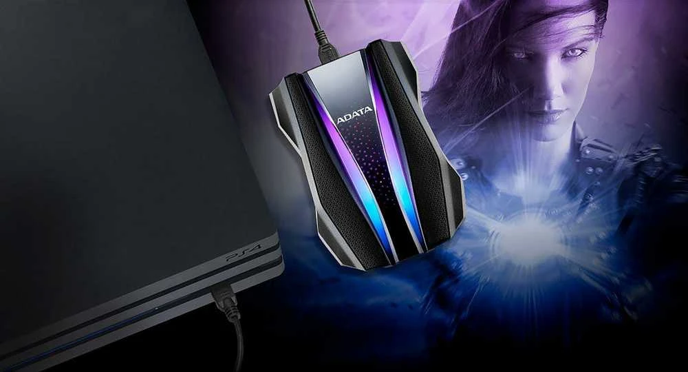 ADATA Išorinis kietasis diskas | HD770G | 2000 GB | USB 3.2 Gen1 (atgalinis suderinamas su USB 2.0) | Juodas | Suderinamumas su konkrečiais pagrindiniais įrenginiais gali skirtis ir gali būti paveiktas sistemos aplinkos. Norint prijungti per USB 2.0, reikia prijungti du USB jungtys, kad būtų pakankamai energijos. Reikės USB Y kabelio.