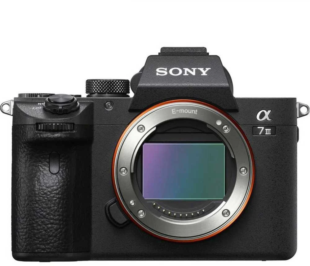 Objektyvas Sony α 7 III + 28-70mm MILC 24,2 MP CMOS 6000 x 4000 pikseliai Juoda