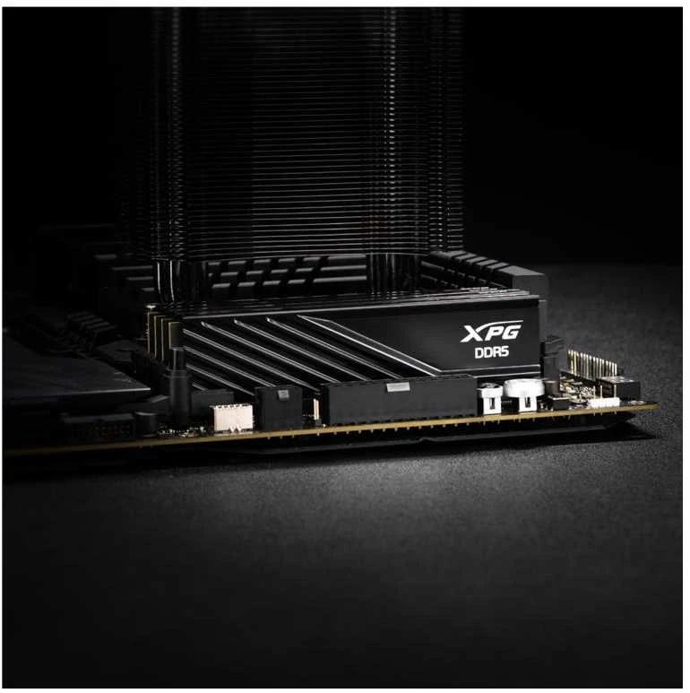XPG Lancer Blade DDR5 atmintis pagrindinėje plokštėje