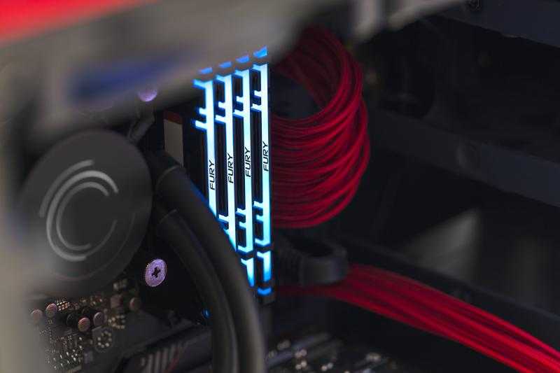 Vidinė atmintis (RAM) KINGSTON 32GB 3200MT/s DDR4 CL16 DIMM Kit of 2 1Gx8 FURY Renegade RGB
