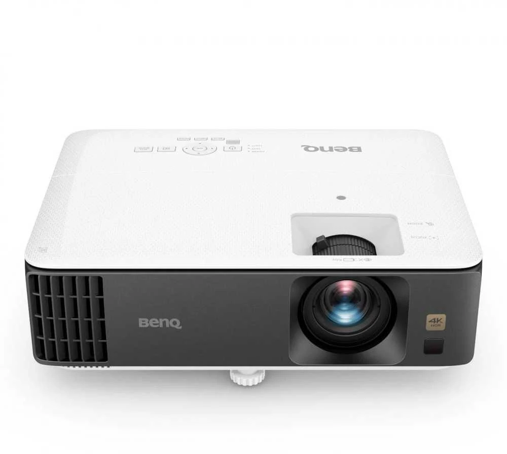 BenQ TK700 Žaidimų projektorius su tikrąja 4K skiriamąja geba, HDR technologija ir 16 ms įvesties delsa atskleidžia tamsias scenas