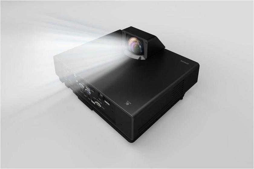 Skaitmeninių stendų sprendimas Lazerinis itin mažo nuotolio Projektorius Epson EB-805F
