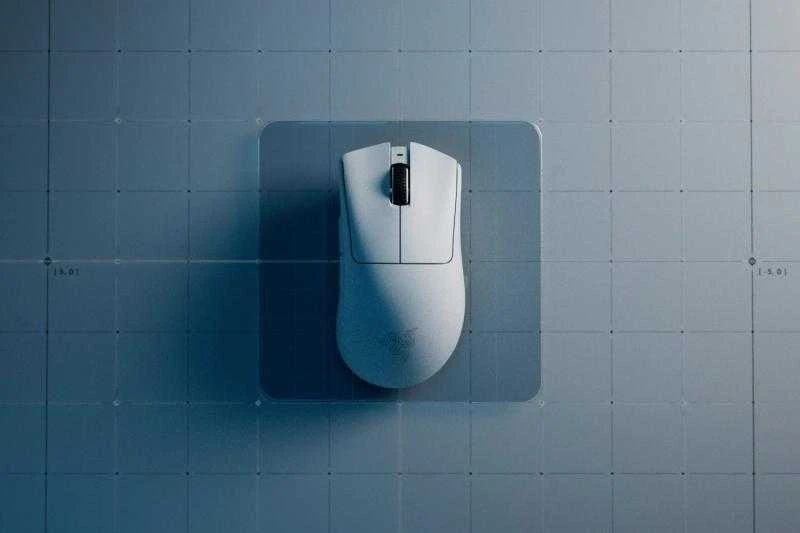 Razer DeathAdder V3 Pro belaidė pelė žaidimamas, Baltos spalvos