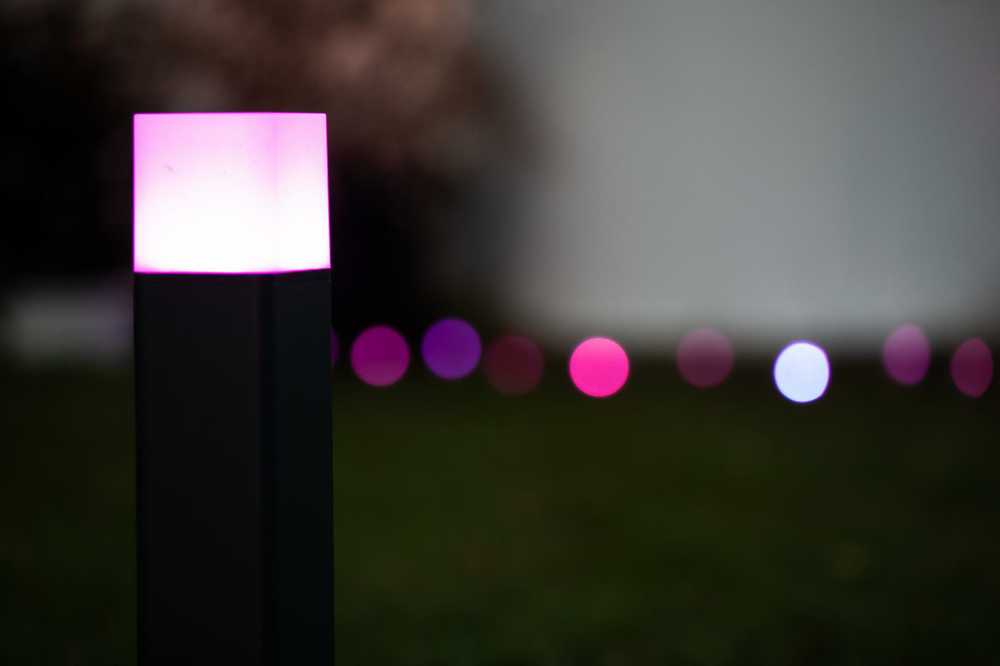 Ledvance Smart 9,5W LED pastatomas šviestuvas SMART+ WIFI CUBE, tamsiai pilkas, 3000K, reguliuojamos RGB spalvos, 50cm