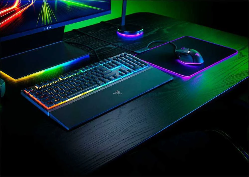 Razer | Ornata V3 | Klaviatūra žaidimams | su laidu | RGB LED pašvietimas | US | Mecha-Membrane | Juodas