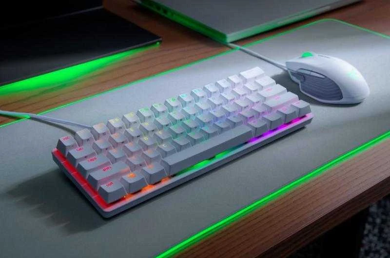 60% Mechaninė Žaidimų klaviatūra Razer Huntsman Mini Mercury Edition, Clicky Optical Switch (Purple), US išdėstymas