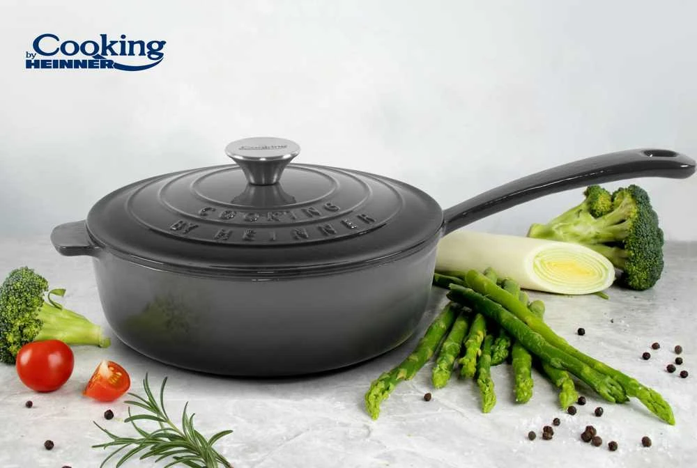 EMALIUOTA KETINIO GILI KEPTUVE SU DANGČIU 24 X 8 CM, 2,5 L, MARMURO PILKO, „COOKING BY HEINNER“