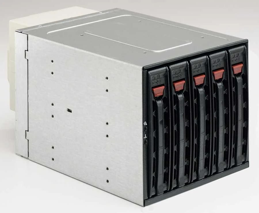 „SuperMicro“ 5x 3,5 colio SATA III mobiliųjų įrenginių stovas (CSE-M35TQB)