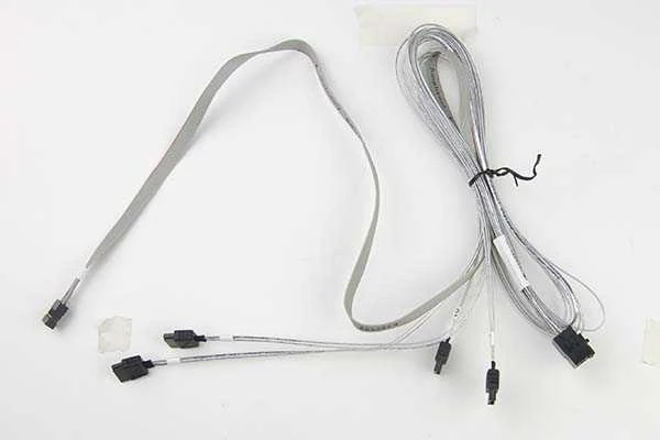 „Supermicro CBL-SAST-0556“ nuosekliai prijungto SCSI (SAS) kabelis