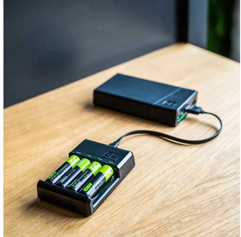 Rinkinys ³adowarka Žalias Cell GC VitalCharger i 4x Baterie Akumulatorki AA 2000mAh Ni-MH