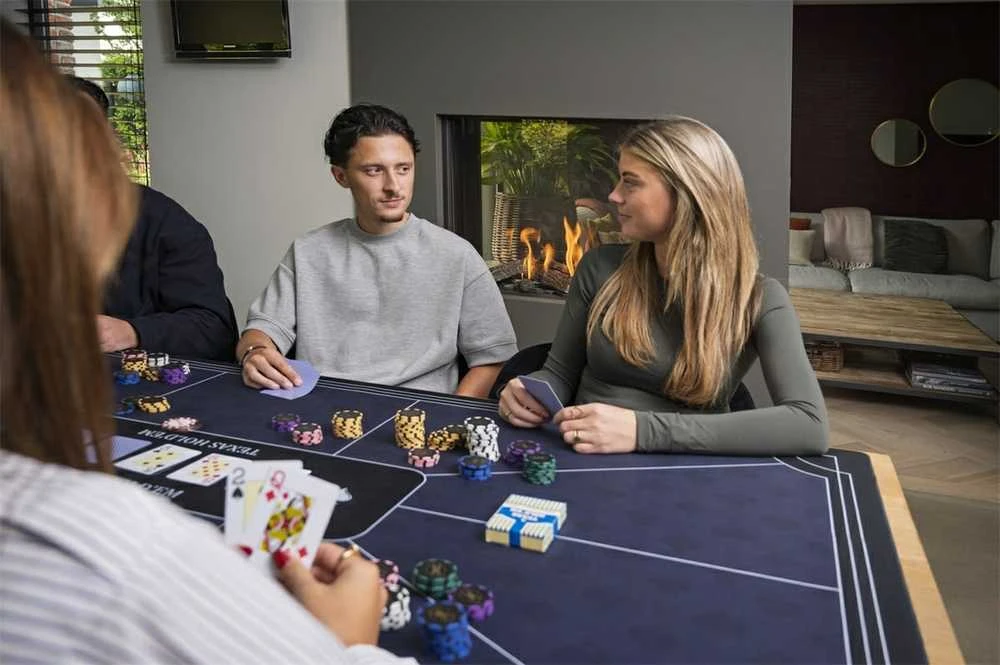 Engelhart Pokerio rinkinys juodame dėkle 500 žetonų, 14g