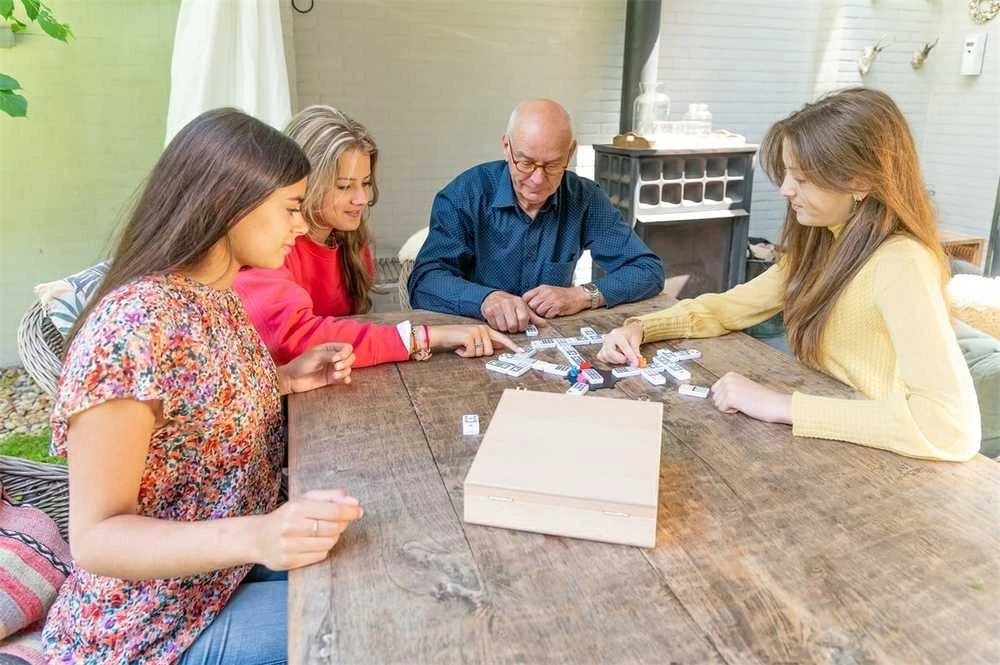 Longfield Engelhart Stalo žaidimas domino Mexican Train Double 12, medinėje dėžutėje, 91 kauliukai
