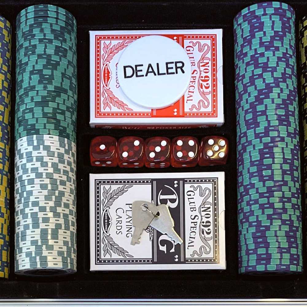 Pokerio rinkinys DLX 500 žetonų 14g su vertėmis