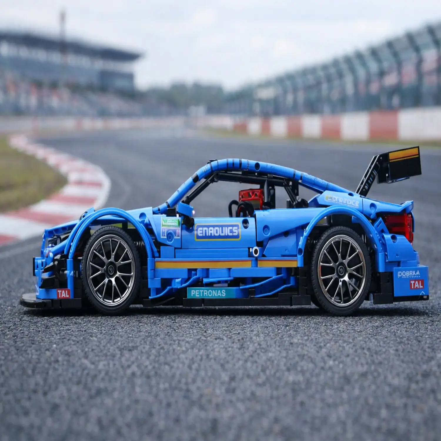 MOULD KING - C63 RACING CAR | SET 13073 - 1989 PCS aprašymas - Prekės nuotrauka