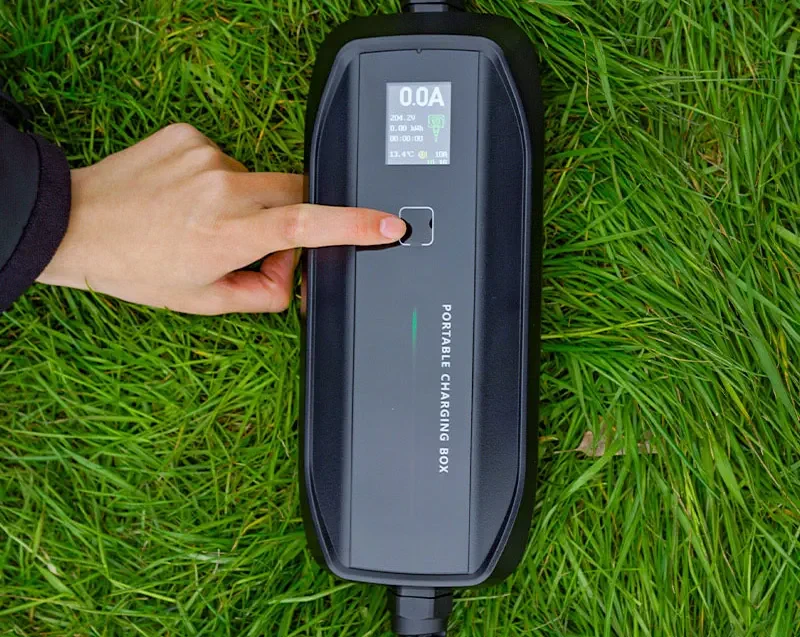 Portable Electric Car Charger Extralink BS-PCD030 16A 3.6kW Schuko, Single Phase, 5.5m, LCD Ekranas, IP67 aprašymas - Prekės nuotrauka