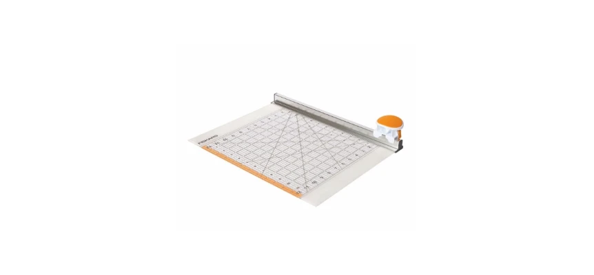 Fiskars FS.GILLOTINE 6 "x 24" SU SUKASIAME MENTE IR liniuote