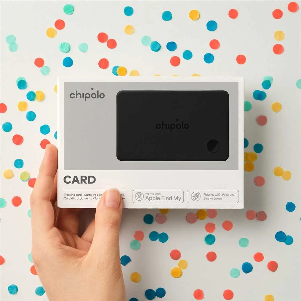 „Chipolo CARD“ – belaidis įkraunamas plonas „Bluetooth“ sekiklis, skirtas „iOS“ ir „Android“, anglies spalvos