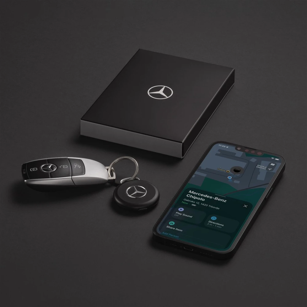 Chipolo LOOP Mercedes – Rechargeable Bluetooth Tracker with Silicone Loop for iOS & Android, Juodas