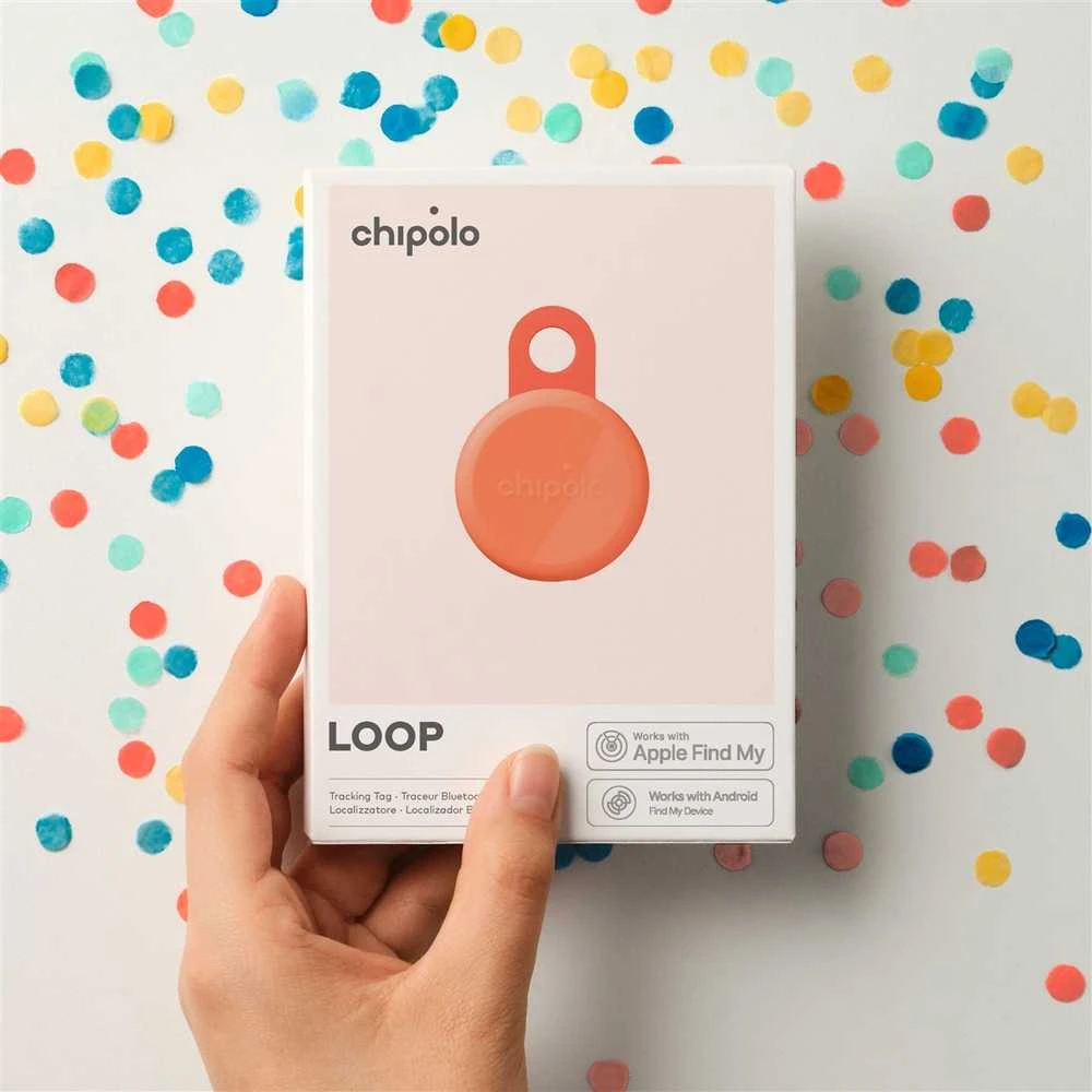„Chipolo LOOP“ – įkraunamas „Bluetooth“ sekiklis su silikonine kilpa, skirtas „iOS“ ir „Android“, koralų spalvos