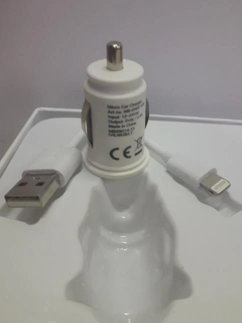 Toti T-CC22 Dual USB Car Charger with lightning cable 2.1A (Baltas)