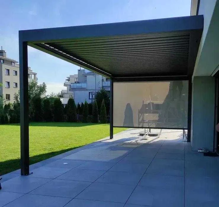 Pergola Bioclimatic: 3000x6000 mm, su LED, montuojama prie sienos
