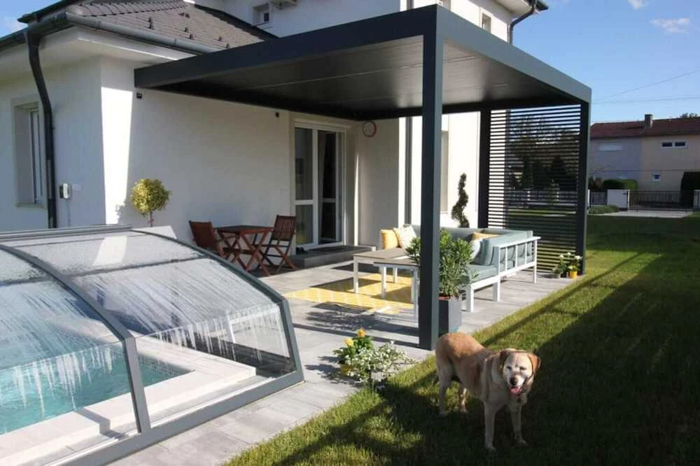 Pergola Bioclimatic: 4000x6000 mm, be LED, laisvai pastatoma