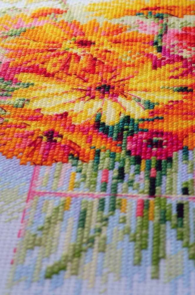 RIOLIS – Create It Yourself – Siuvinėjimo rinkinys „Spalvotos garberos“ 1485 (30x30 cm)