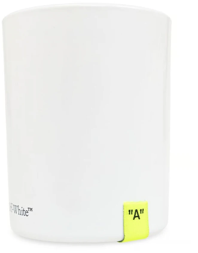Off White Nebalta „Off-Baltas 'A' Arid Earth“ kvapioji žvakė, 200 g