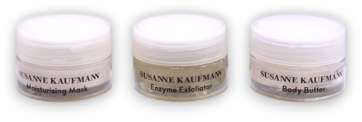 „Susanne's Home Spa Collection“ rinkinys Susanne Kaufmann: veido valikliai, valomasis veido gelis be parabenų, 30 ml + kūno losjonai ir kremai, valomasis kūno sviestas be sulfatų, dieninis, 15 ml + veido kaukės ir šveitikliai, šveičiamasis valiklis su fermentais, 15 ml +