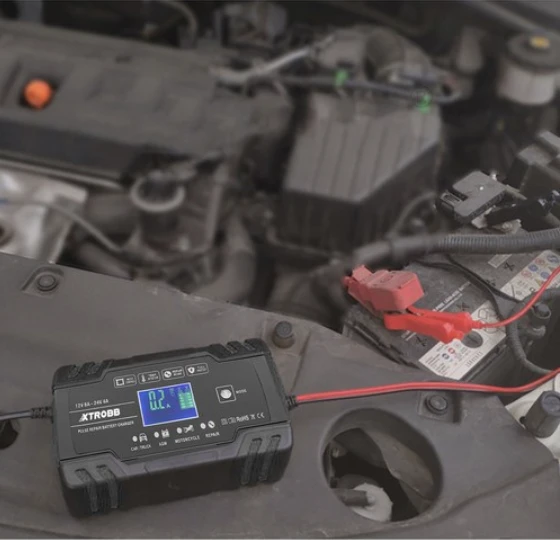 Automatinis akumuliatoriaus įkroviklis, 12V, 24V