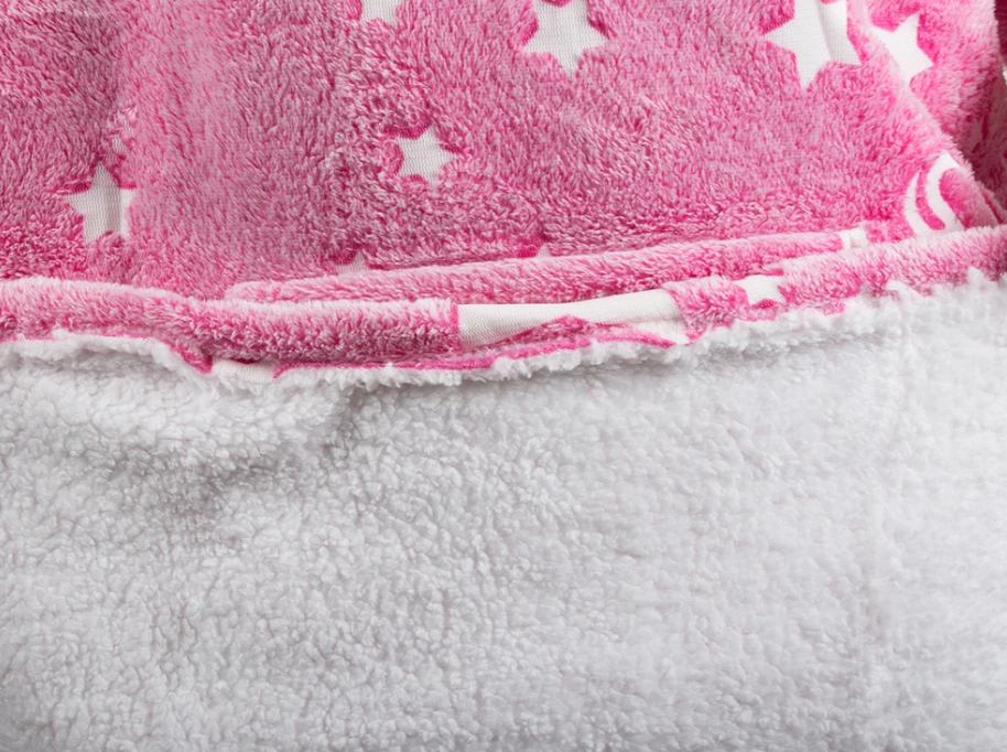 Pink Tamsoje šviečiantis pledas - džemperis Rožinė