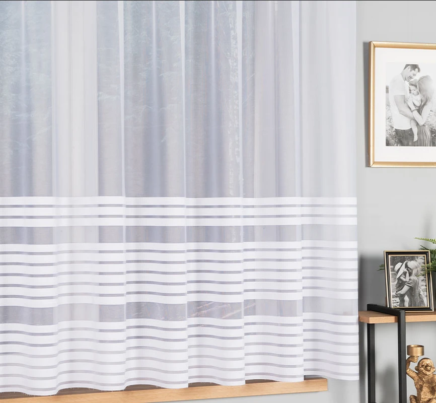 Tola žakardinės užuolaidos, paruoštos kabinimui, 300 x 160 cm, balta spalva
