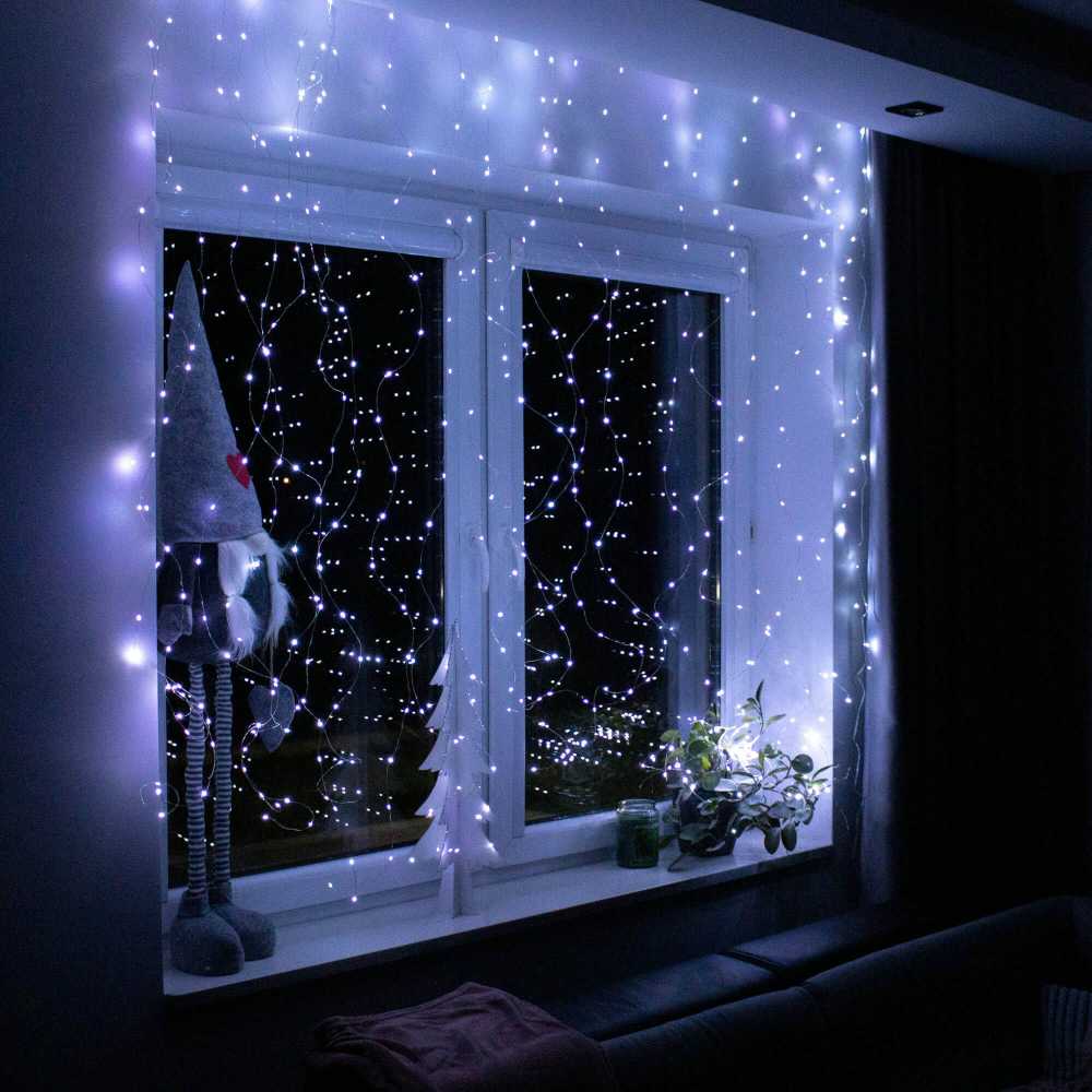 Kalėdinė girlianda Springos 300 micro LED, 3x3 m, šaltai balta