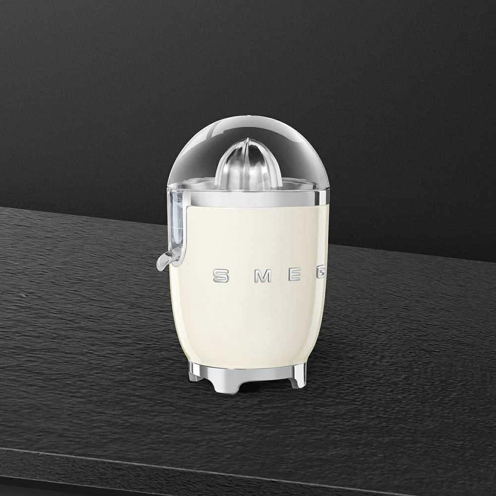 Smeg Citrusinių vaisių sulčiaspaudė CJF11CREU, blizgi kreminė spalva