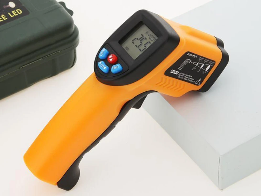 Bevielis pirometras su lazeriniu taikikliu -50°C iki +550°C