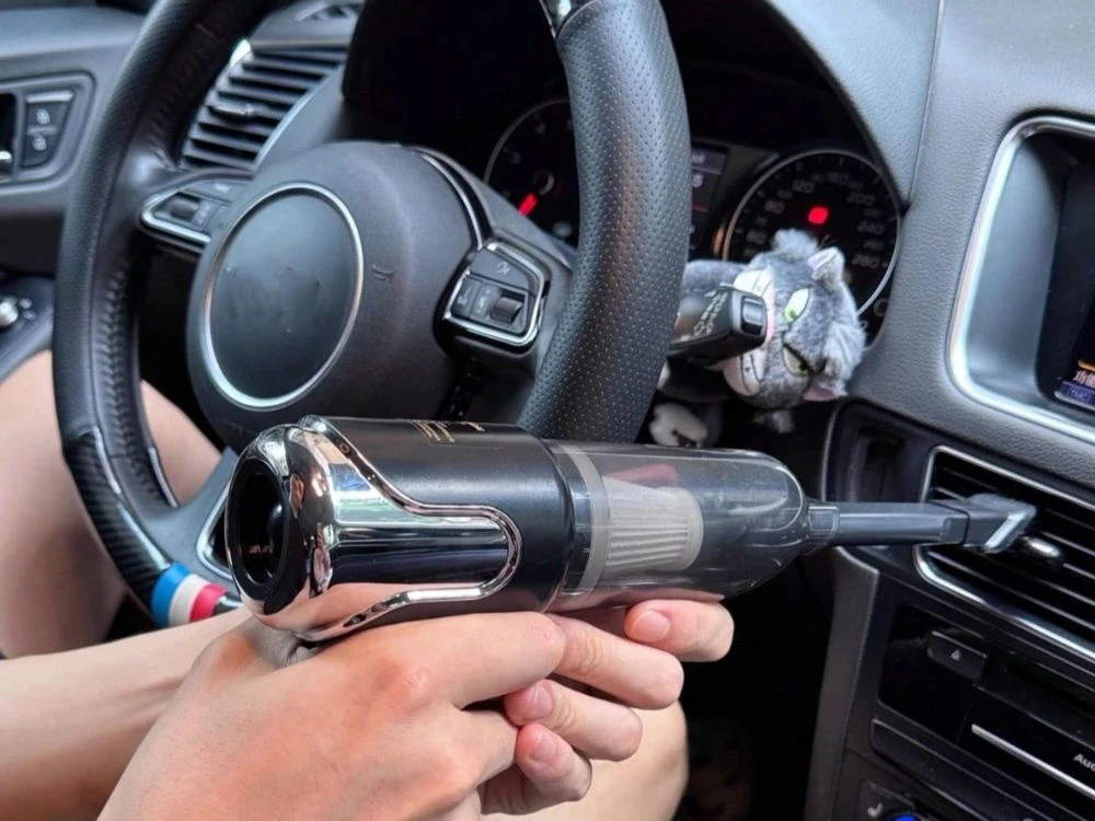 Belaidis rankinis dulkių siurblys automobiliui 120W