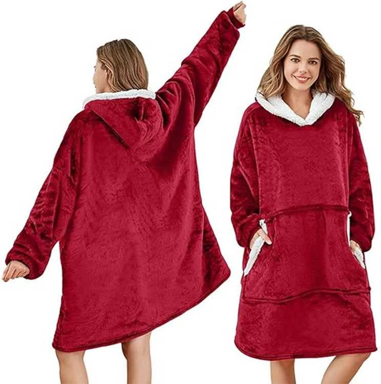 Šiltas oversize pledas su gobtuvu