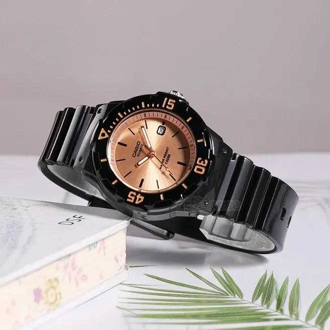 Casio Moteriškas laikrodis LRW-200H-9E2VDF + dėžutė