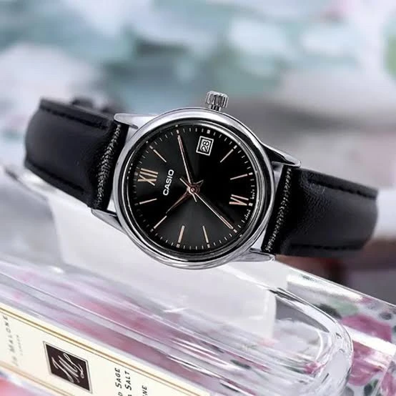 CASIO LTP-V002L-1B3UDF moteriškas laikrodis (zd584j) + dėžutė