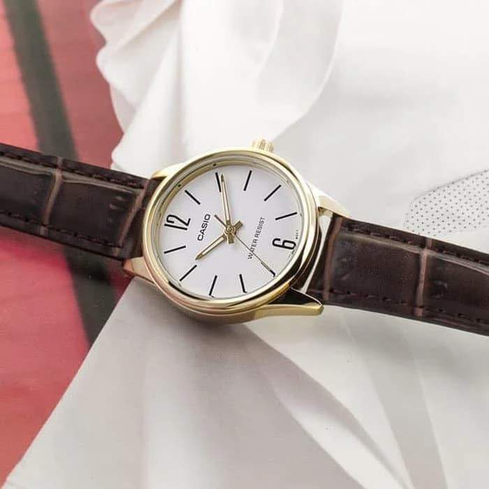 Casio kolekcijos moteriškas laikrodis LTP-V005GL-7B (zd582h) + dėžutė