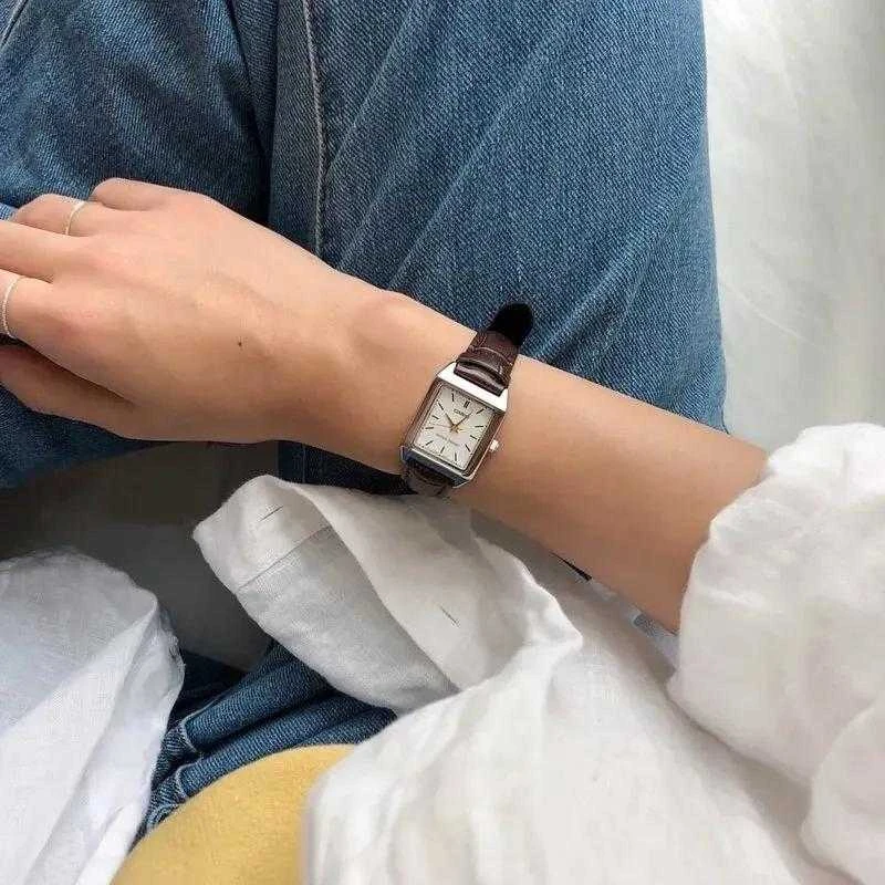 CASIO LTP-V007L-9E MOTERIŠKAS LAIKRODIS + DĖŽĖ (zd639j)