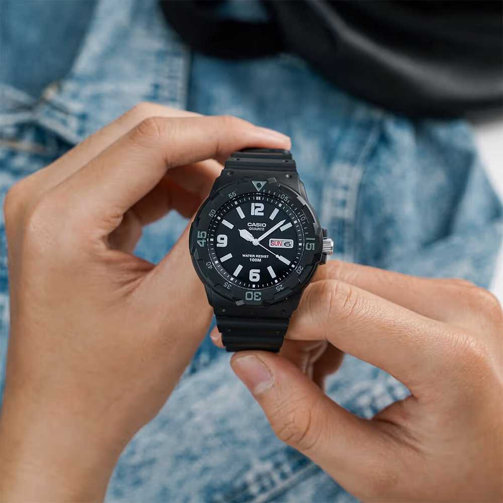 Casio MRW-200H-1B2VEF rankinis laikrodis Kvartcas Laikrodis su apyranke Kištukinis Juoda