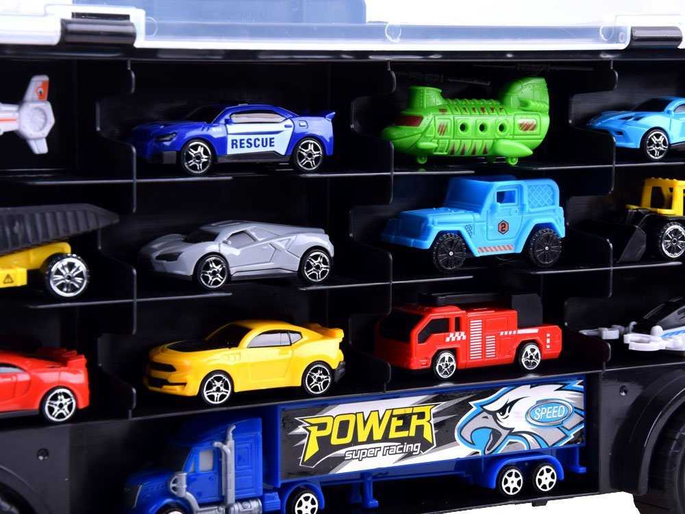 Jokomisiada Didelis sunkvežimis. Sunkvežimis su žaisliniais automobiliais ZA2914