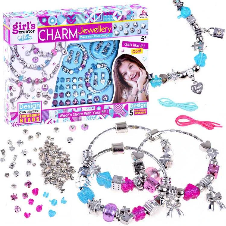 Jokomisiada Karoliukai daro apyrankes Charms