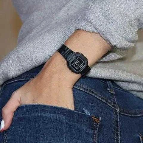 Laikrodis CASIO LA-20WH-1BDF KIDS WATCH + BOX